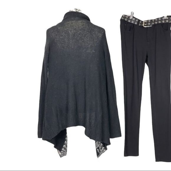 MUDD Border Print Draped Cardigan Black & White size Large - Picture 5 of 7